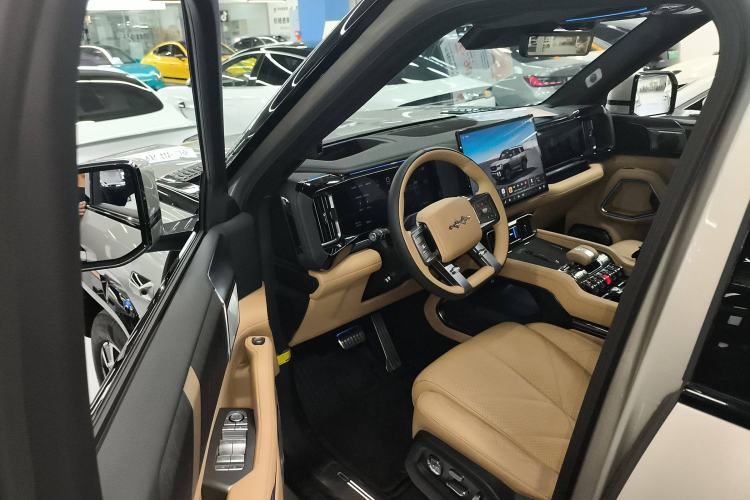 Used Formula Leopard 8 2025 Smart & Brave Flagship Edition 7 Seats Interior 3