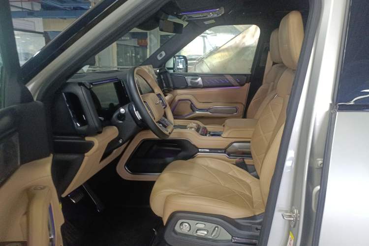 Used Formula Leopard 8 2025 Smart & Brave Flagship Edition 7 Seats Left Front Seat