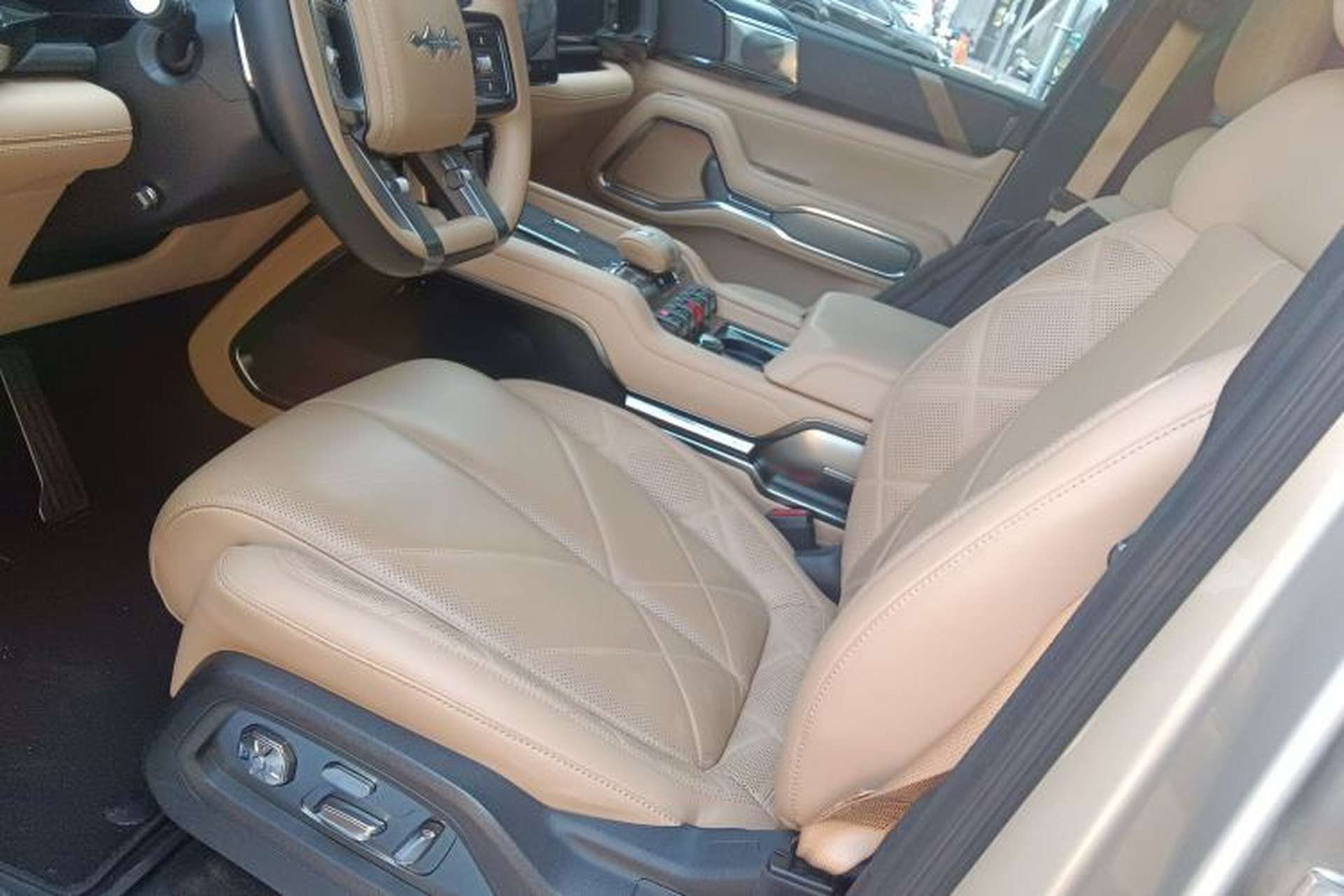 Used Formula Leopard 8 2025 Smart & Brave Flagship Edition 7 Seats Left Front Seat