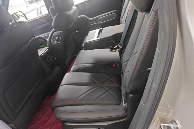 Used Formula Leopard 8 2025 Smart & Brave Flagship Edition 7 Seats Left Rear Seat