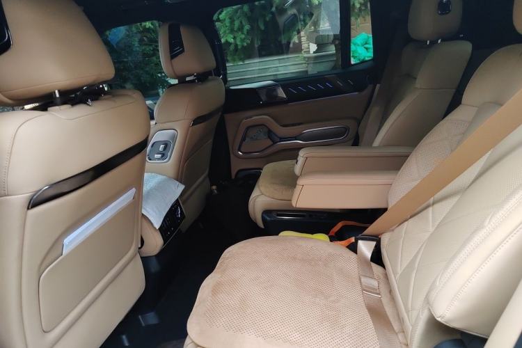 Used Formula Leopard 8 2025 Smart & Brave Flagship Edition 6 Seats Left Rear Seat