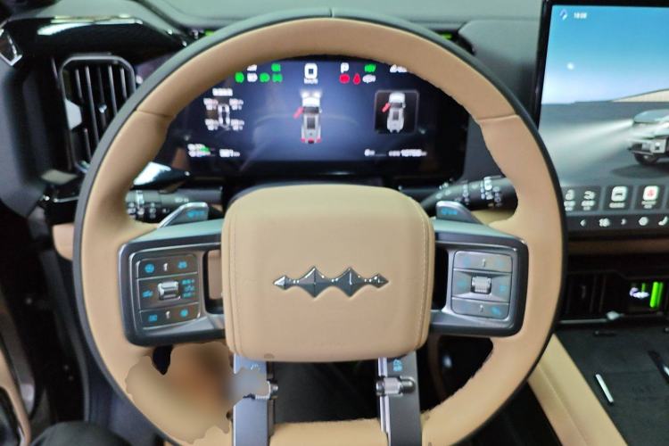 Used Formula Leopard 8 2025 Smart & Brave Flagship Edition 7 Seats Steering Wheel