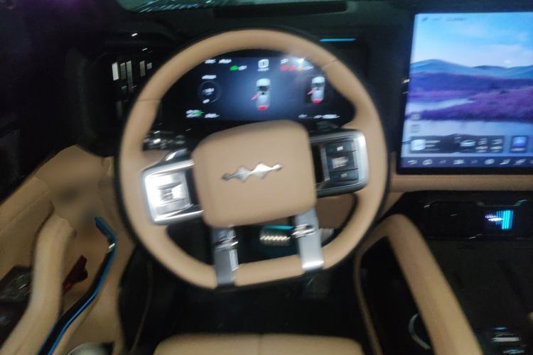 Used Formula Leopard 8 2025 Zhiyong Flagship Drone Edition 7 Seats Steering Wheel