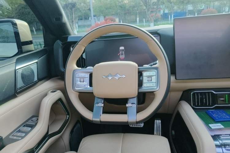 Used Formula Leopard 8 2025 Smart & Brave Flagship Edition 7 Seats Steering Wheel