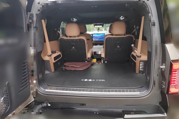 Used Formula Leopard 8 2025 Smart & Brave Flagship Edition 6 Seats Trunk