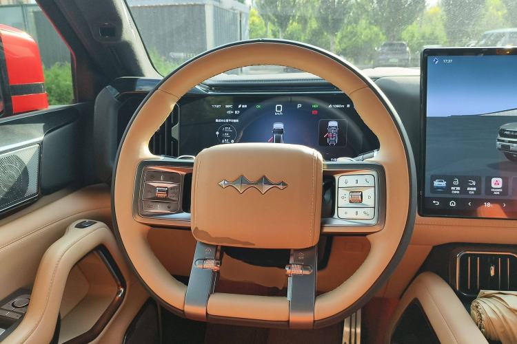 Used Formula Leopard 8 2025 Smart & Brave Luxury Edition 6 Seats Steering Wheel