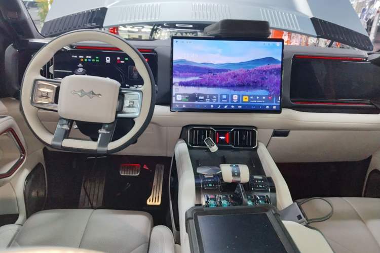 Used Formula Leopard 8 2025 Zhiyong Flagship Drone Edition 7 Seats Center Console