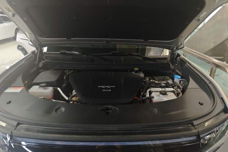 Used Formula Leopard 8 2025 Smart & Brave Flagship Edition 7 Seats Engine Bay