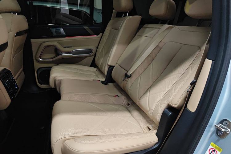 Used Formula Leopard 8 2025 Smart & Bold Luxury Version 7 Seats Interior 1