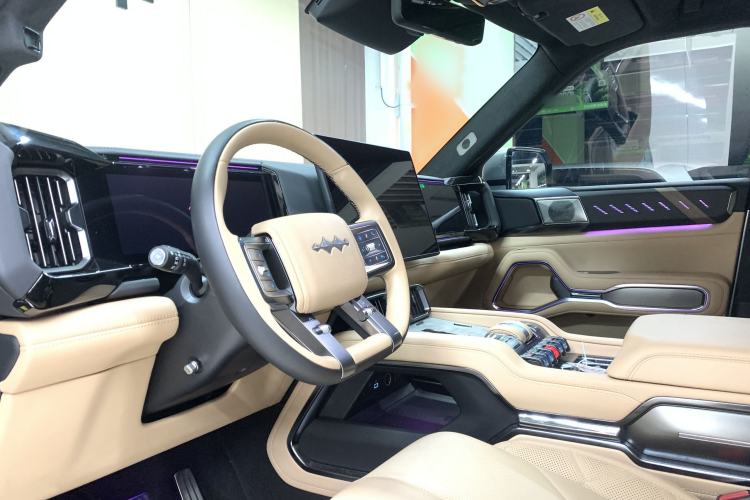 Used Formula Leopard 8 2025 Smart & Brave Flagship Edition 7 Seats Interior 1