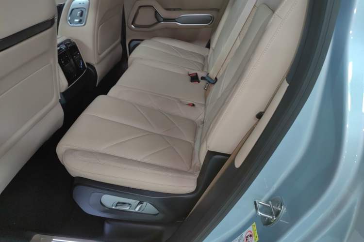 Used Formula Leopard 8 2025 Smart & Brave Flagship Edition 7 Seats Interior 4