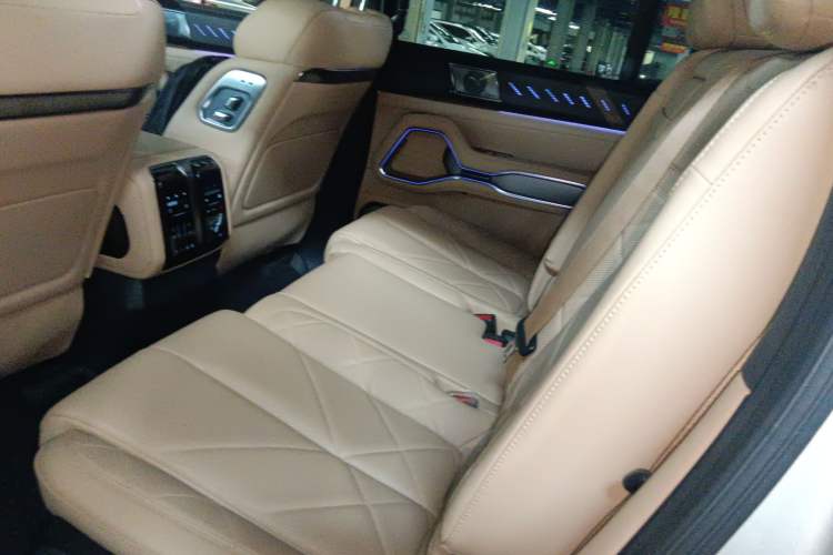 Used Formula Leopard 8 2025 Smart & Brave Flagship Edition 7 Seats Interior 4