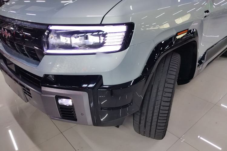 Used Formula Leopard 8 2025 Zhiyong Flagship Drone Edition 7 Seats Left Front Headlight