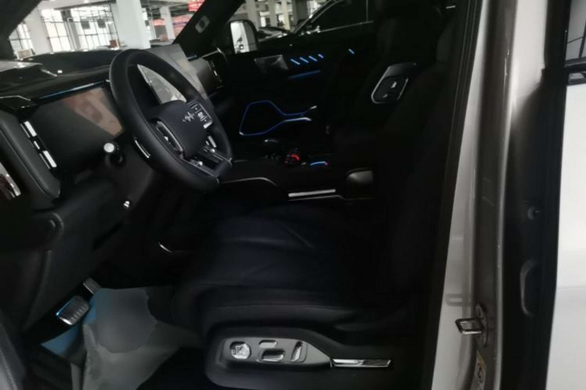 Used Formula Leopard 8 2025 Smart & Brave Flagship Edition 6 Seats Left Front Seat