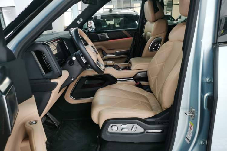 Used Formula Leopard 8 2025 Smart & Brave Flagship Edition 7 Seats Left Front Seat