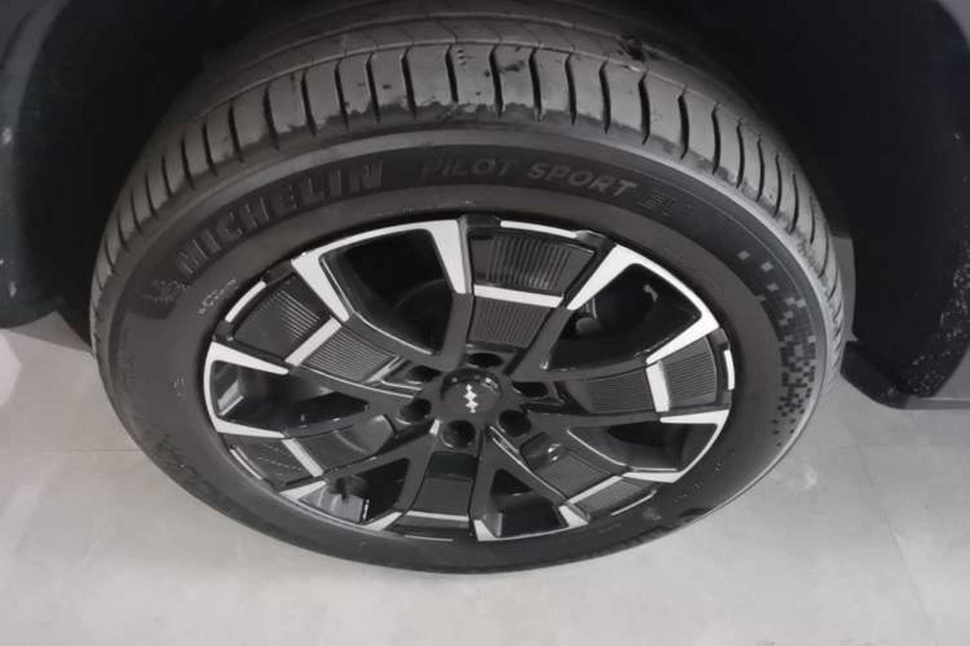 Used Formula Leopard 8 2025 Smart & Brave Flagship Edition 6 Seats Left Front Wheel Hub