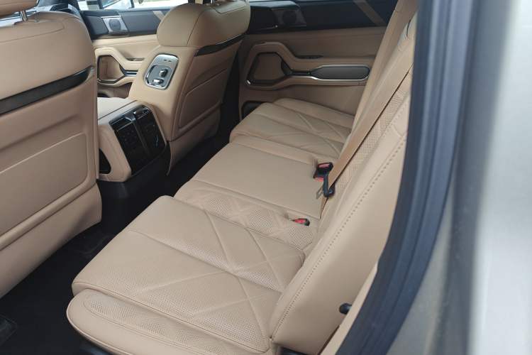 Used Formula Leopard 8 2025 Smart & Brave Flagship Edition 7 Seats Left Rear Seat