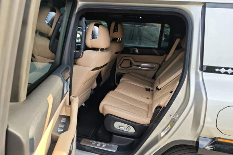 Used Formula Leopard 8 2025 Smart & Brave Flagship Edition 6 Seats Left Rear Seat