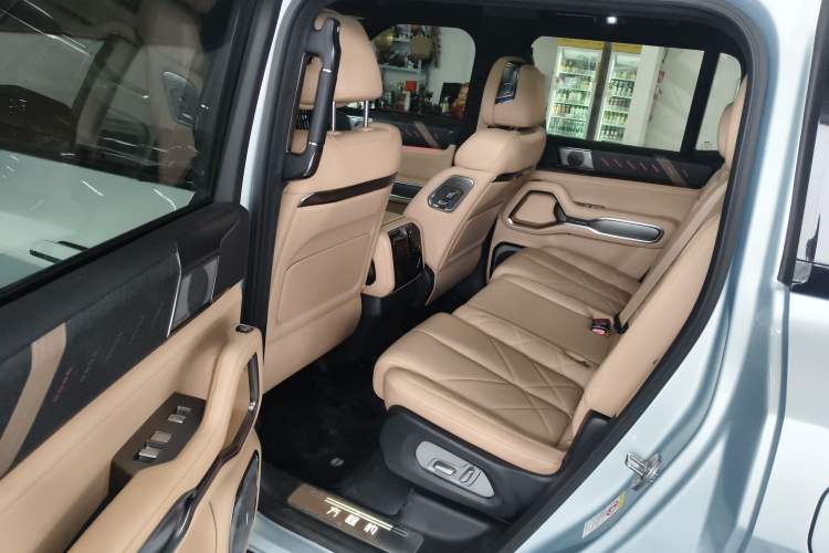 Used Formula Leopard 8 2025 Smart & Brave Flagship Edition 7 Seats Left Rear Seat