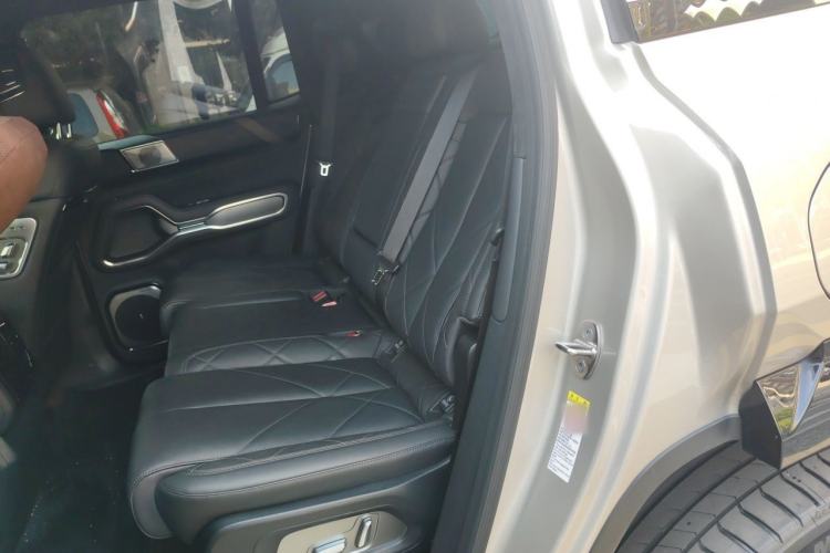 Used Formula Leopard 8 2025 Smart & Brave Flagship Edition 7 Seats Left Rear Seat