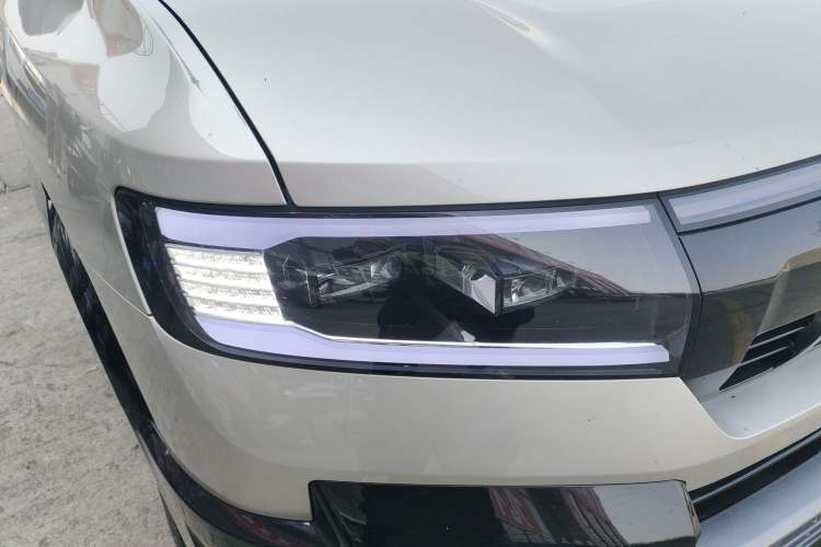 Used Formula Leopard 8 2025 Smart & Brave Flagship Edition 7 Seats Right Front Headlight