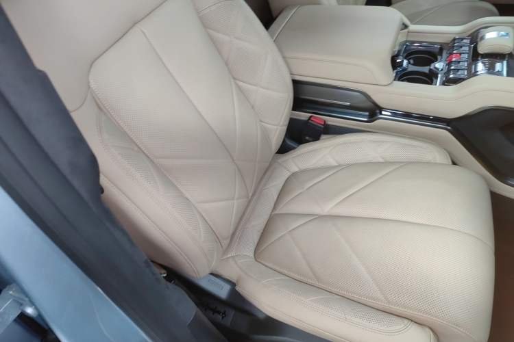 Used Formula Leopard 8 2025 Smart & Brave Flagship Edition 7 Seats Right Front Seat