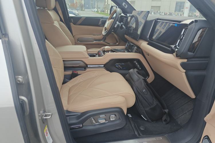 Used Formula Leopard 8 2025 Smart & Brave Flagship Edition 7 Seats Right Front Seat