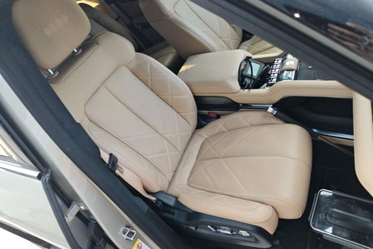 Used Formula Leopard 8 2025 Smart & Brave Flagship Edition 6 Seats Right Front Seat