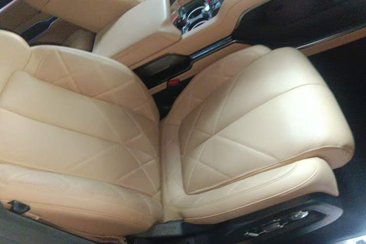 Used Formula Leopard 8 2025 Smart & Brave Flagship Edition 7 Seats Right Front Seat