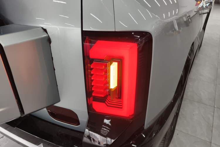 Used Formula Leopard 8 2025 Smart & Brave Flagship Edition 7 Seats Right Rear Taillight