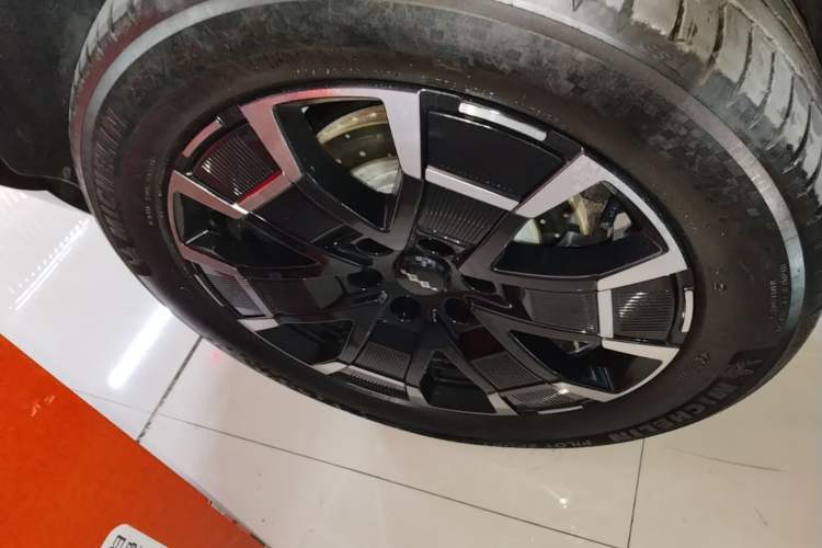 Used Formula Leopard 8 2025 Zhiyong Flagship Drone Edition 7 Seats Right Rear Wheel Hub