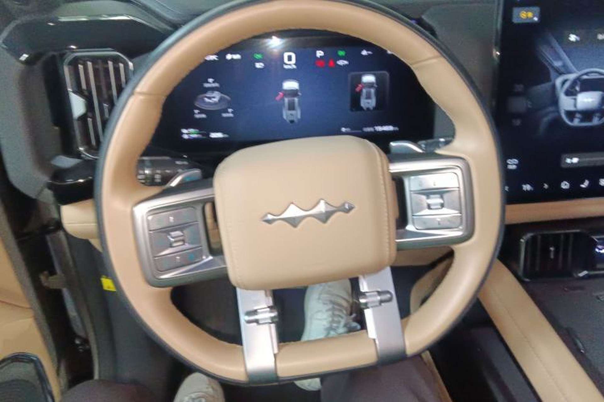 Used Formula Leopard 8 2025 Smart & Brave Flagship Edition 7 Seats Steering Wheel