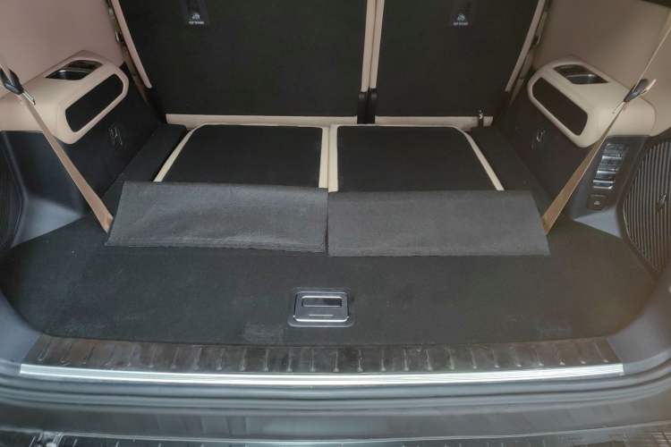 Used Formula Leopard 8 2025 Smart & Brave Flagship Edition 7 Seats Trunk