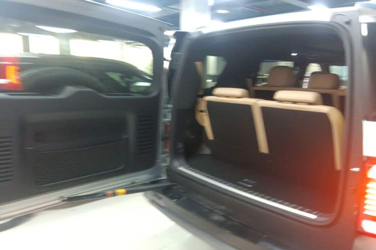 Used Formula Leopard 8 2025 Smart & Brave Flagship Edition 7 Seats Trunk