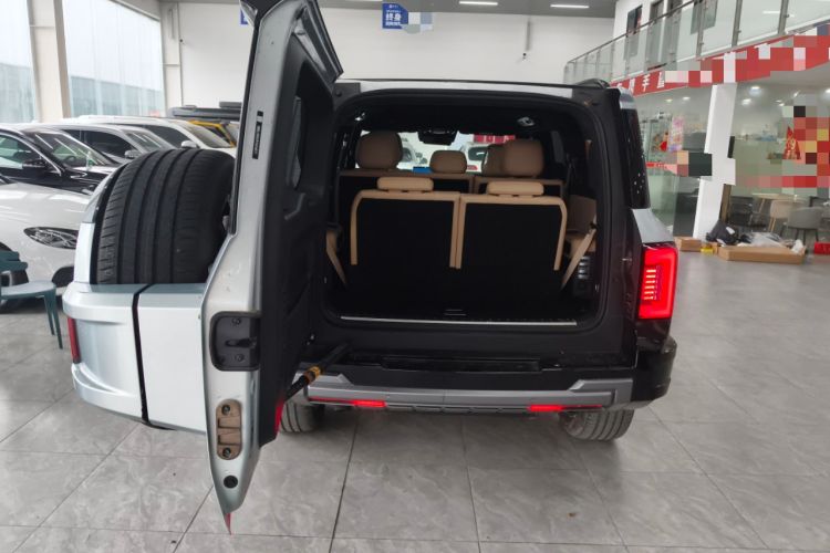 Used Formula Leopard 8 2025 Smart & Brave Flagship Edition 7 Seats Trunk