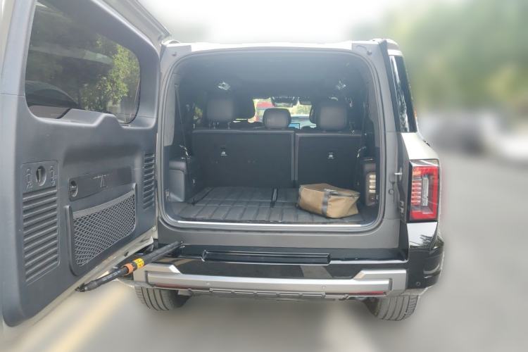Used Formula Leopard 8 2025 Smart & Brave Flagship Edition 7 Seats Trunk