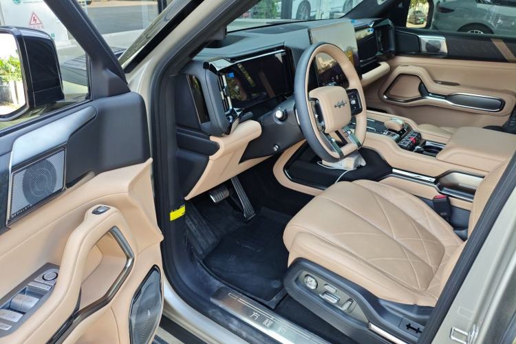 Used Formula Leopard 8 2025 Smart & Brave Flagship Edition 6 Seats Driver Seat