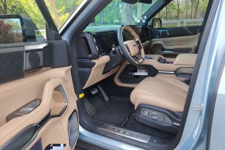 Used Formula Leopard 8 2025 Smart & Brave Flagship Edition 6 Seats Driver Seat
