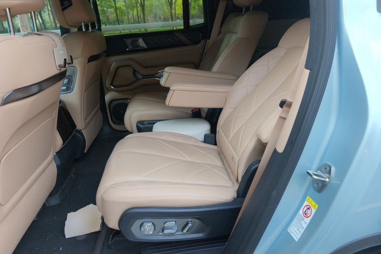 Used Formula Leopard 8 2025 Smart & Brave Flagship Edition 6 Seats Left Rear Seat