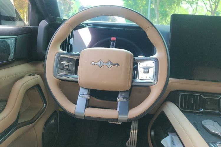 Used Formula Leopard 8 2025 Smart & Brave Flagship Edition 6 Seats Steering Wheel