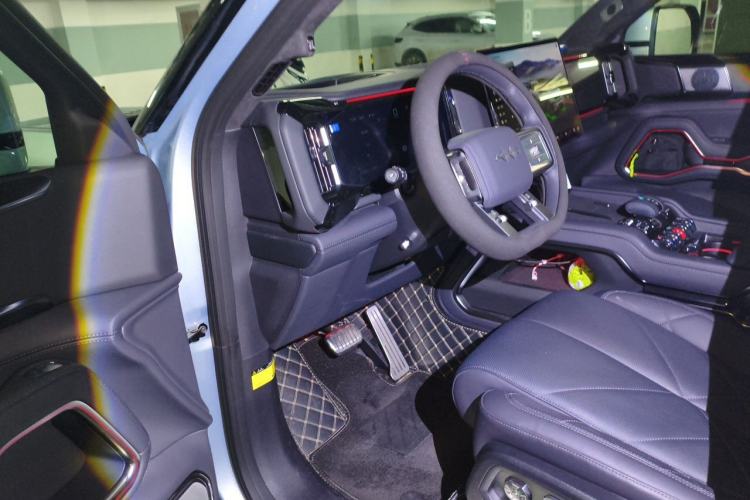 Used Formula Leopard 8 2025 Smart & Brave Flagship Edition 6 Seats Driver Seat