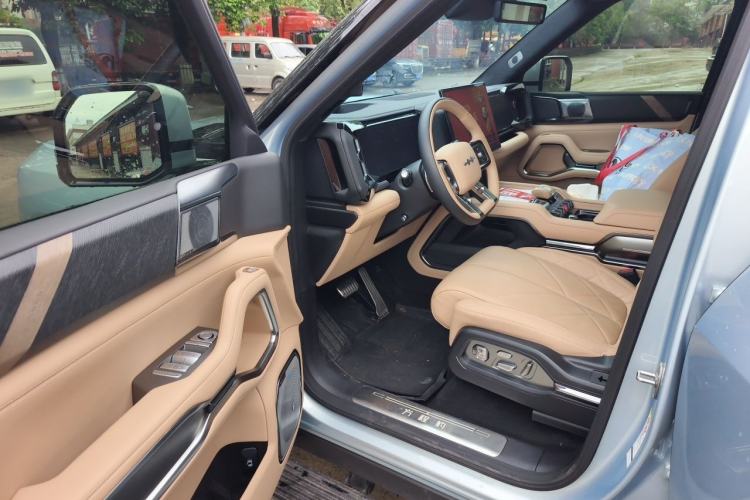 Used Formula Leopard 8 2025 Smart & Brave Flagship Edition 6 Seats Driver Seat