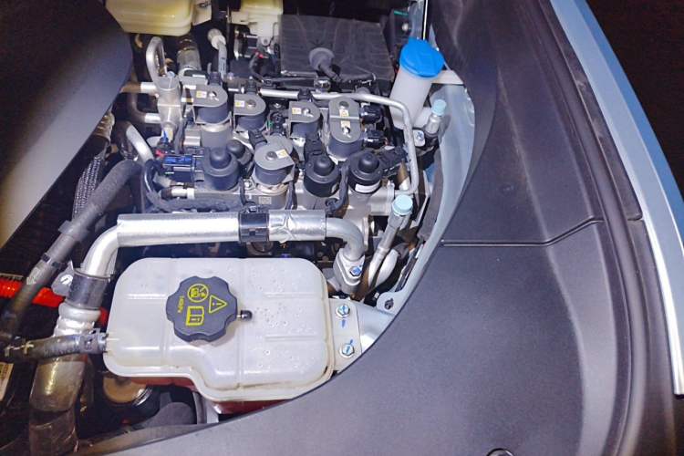 Used Formula Leopard 8 2025 Model Smart & Brave Flagship 5-Seater Engine Bay Left