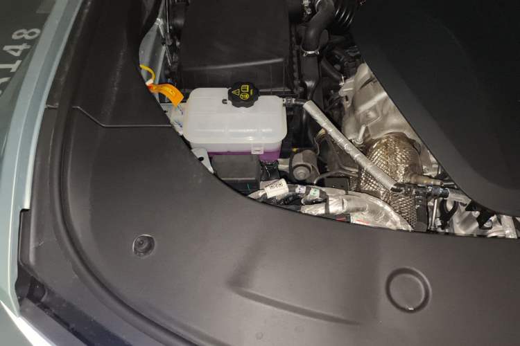 Used Formula Leopard 8 2025 Model Smart & Brave Flagship 5-Seater Engine Bay Right