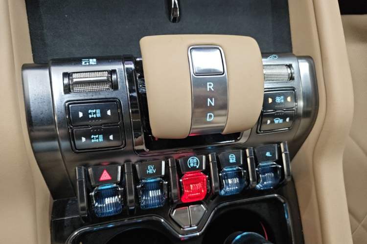 Used Formula Leopard 8 2025 Smart & Brave Flagship Edition 7 Seats Gear Lever