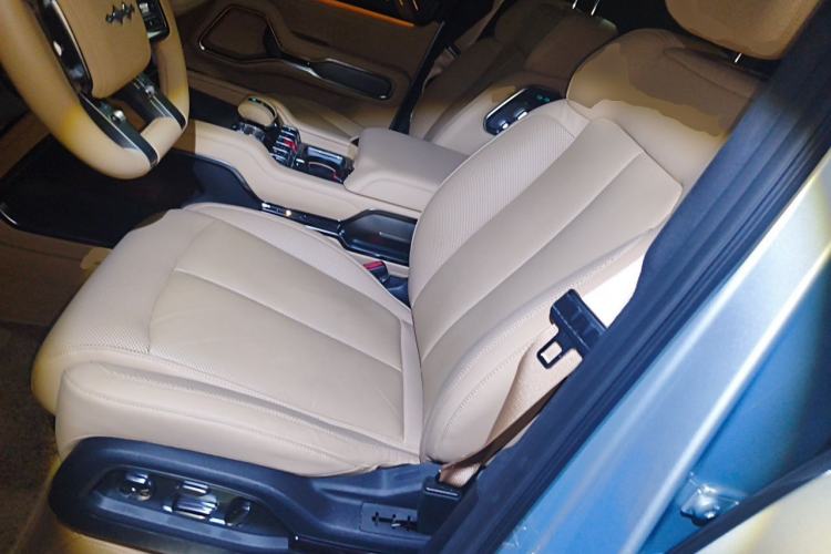 Used Formula Leopard 8 2025 Model Smart & Brave Flagship 5-Seater Left Front Seat