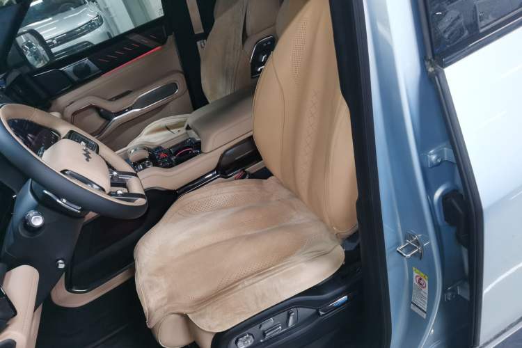Used Formula Leopard 8 2025 Smart & Brave Flagship Edition 7 Seats Left Front Seat