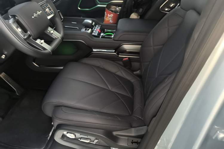 Used Formula Leopard 8 2025 Smart & Brave Flagship Edition 7 Seats Left Front Seat