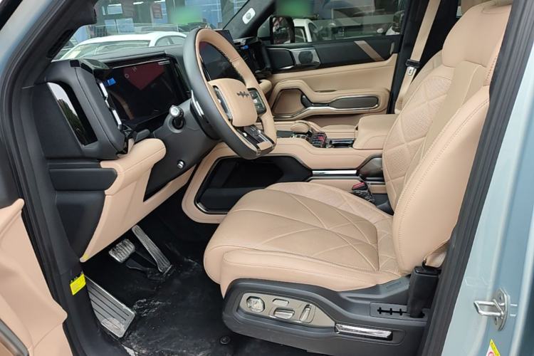 Used Formula Leopard 8 2025 Smart & Brave Flagship Edition 6 Seats Left Front Seat