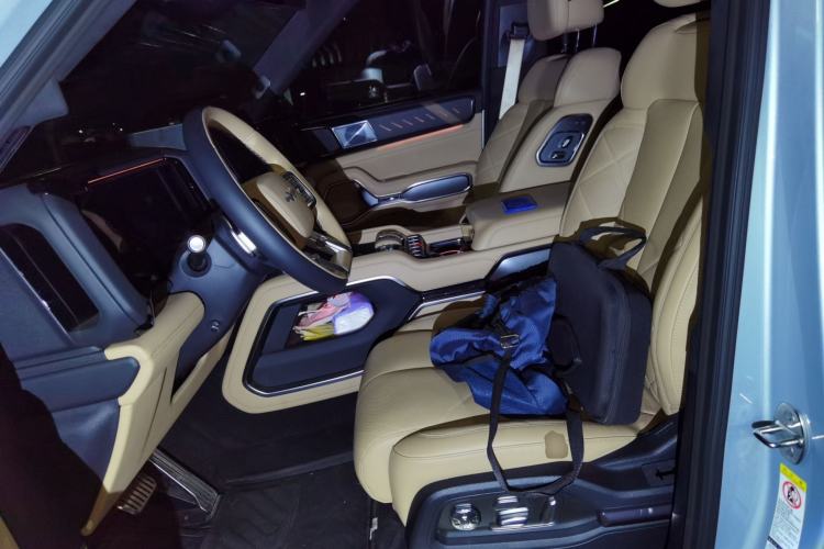 Used Formula Leopard 8 2025 Smart & Brave Flagship Edition 7 Seats Left Front Seat